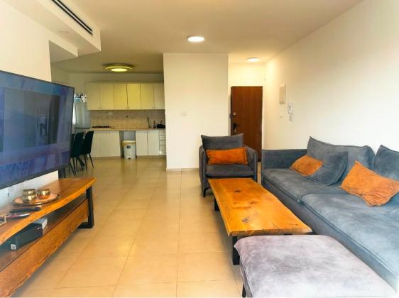 דקר 11, גני יער