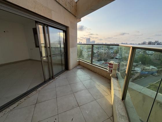 מנחם בגין 10, ג'סי כהן