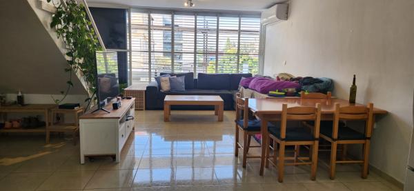 תור הזהב, מרכז