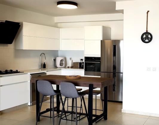 אהרון מזיא 3, מרכז העיר