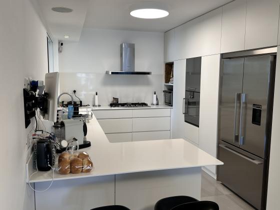 ברש אשר 12, הירוקה המרכזית