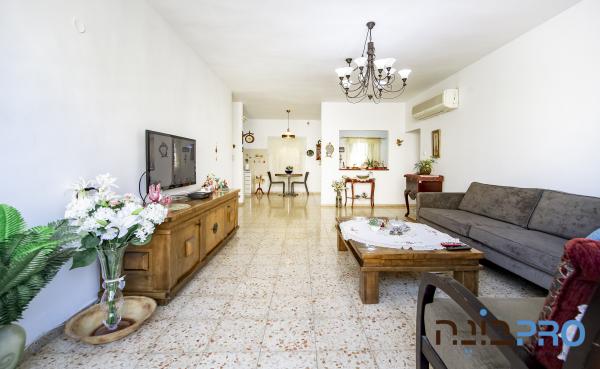 גיסין, אברמוביץ