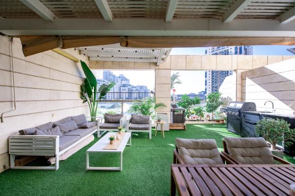 דובדבן 12, פסגת אונו