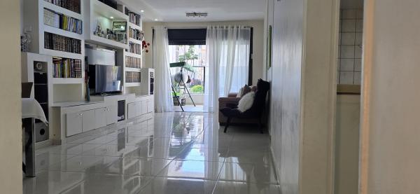 היבנר 14, כפר גנים א