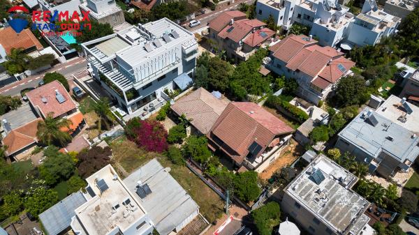 קדושי סטרומה 2, קרית יערים