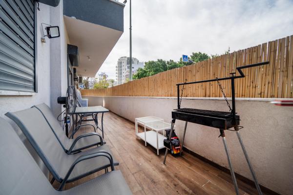 סתונית 1, כפר גנים א