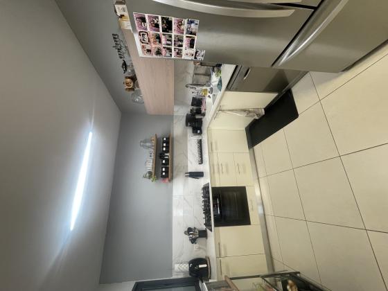 שיר השירים 6, גן יבנה מערב