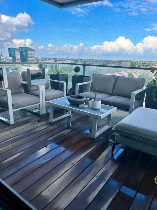 אריק איינשטיין 6, הרצליה ב'