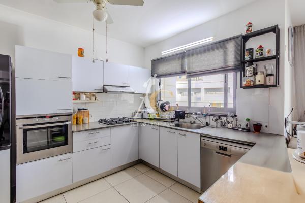 בשכונת שדרת המגדלים