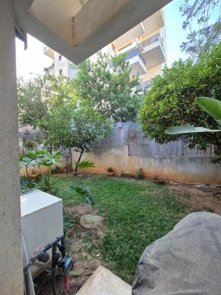 אדם בקרמן 7, השומר