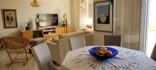 החסידה 17, גילה