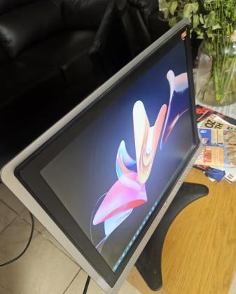 NU QL 711V 17’’ LCD