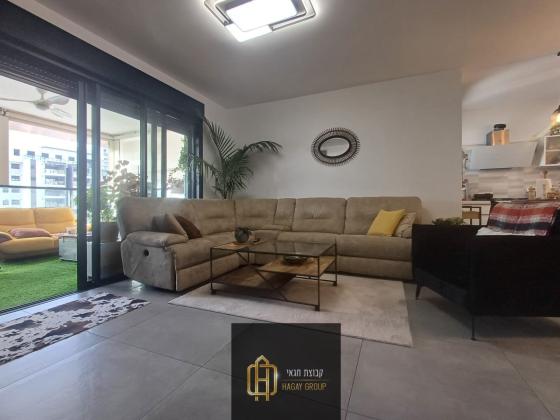 חיים לסקוב 3, נאות שמיר