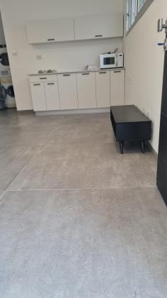 צבעוני 7, רמת השקד