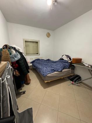 ברויאר 18, שכון ה'