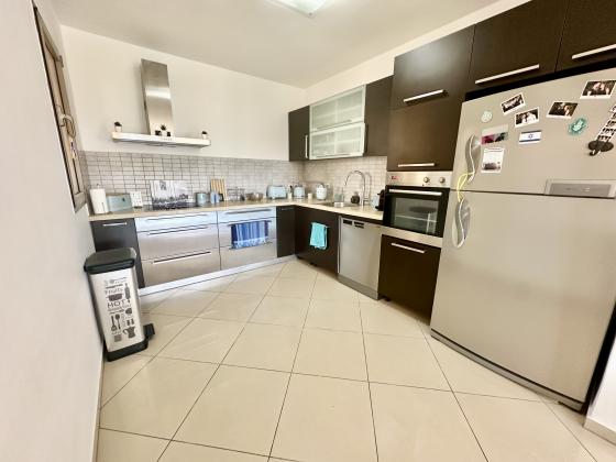 עינב, הרצליה הצעירה