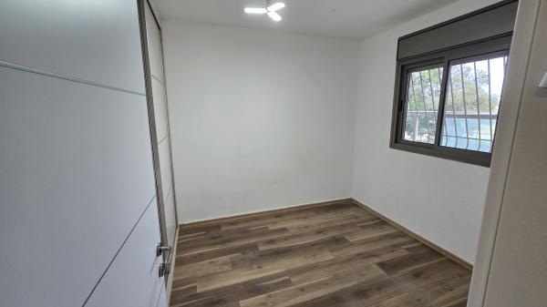 האמהות 22, סביוני נצר סירני