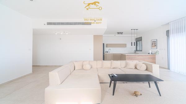 בשכונת עיר היין