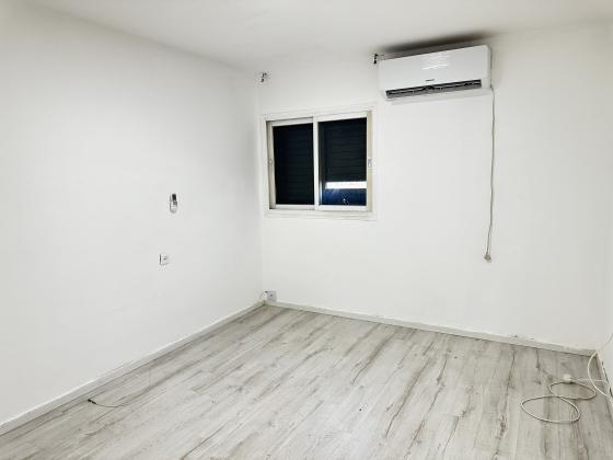 המלך יהואש, נווה דוד