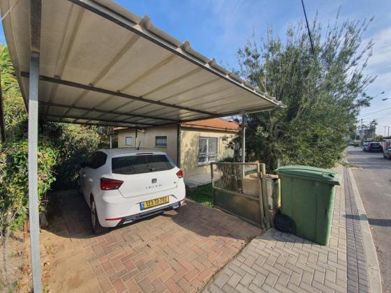 פקועה 12, נווה נוי