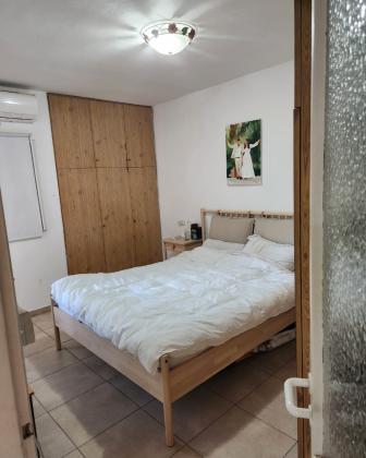 עין גנים 49, עין גנים