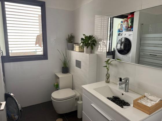 בשכונת החרוזים