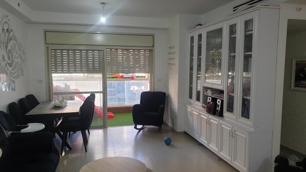 כפתור החולות 4, רובע ח