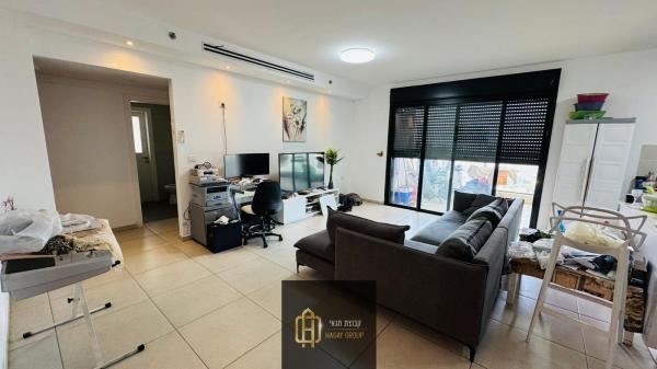 משה לוי 2, נאות שמיר