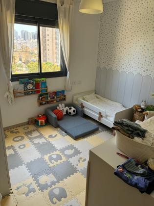 בני בנימין 3, גלי הים