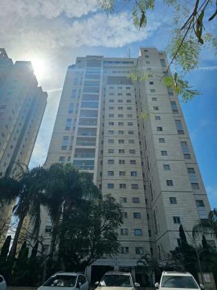 רבין יצחק 4, פסגת אונו