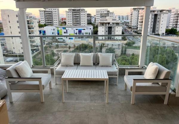 הלוטם 5, הפרחים