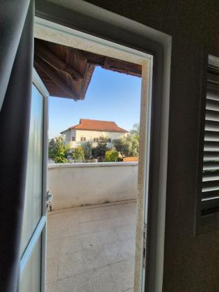 אדם בקרמן 7, השומר