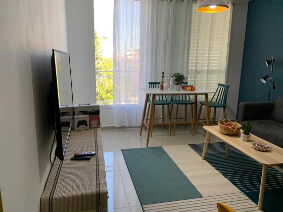 היבנר 28, כפר גנים א