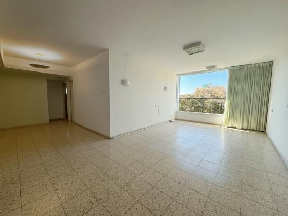 מעלות 11, נאות יהודית