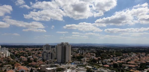 אהרון מזיא 3, מרכז העיר