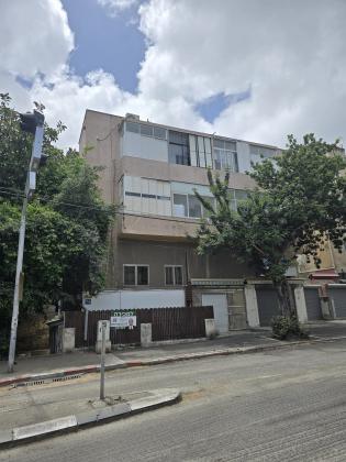 ארלוזורוב 75, הדר עליון