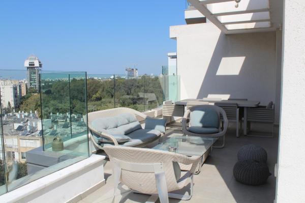 יהודית, החרוזים