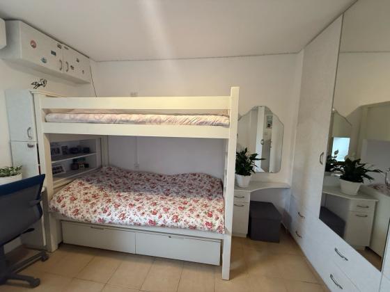 אריה מוצקין 7, נאות שקד