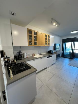 הנרייטה סולד 7, קרית היובל