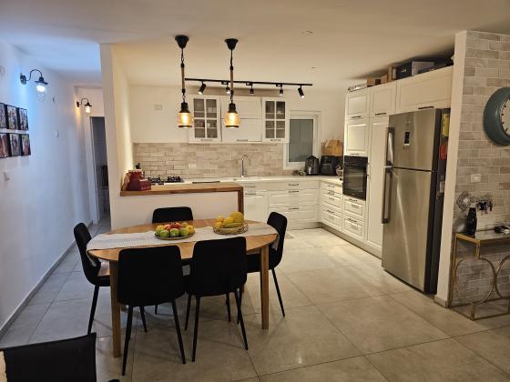 הזמיר 2, קיראון