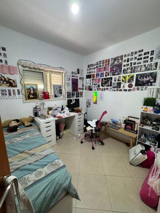 ברויאר 18, שכון ה'