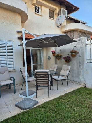 אדם בקרמן 7, השומר