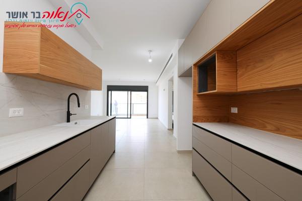 הפריגטה, רובע העסקים