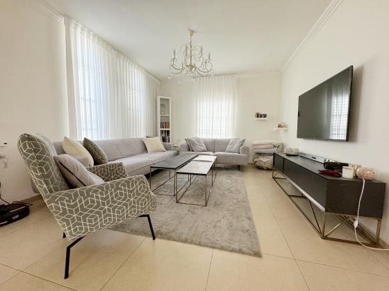 יריחו 23, קריית שרת