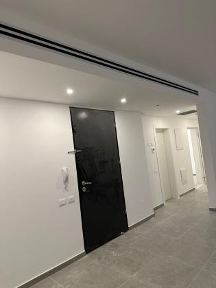 לויתן 4, עין התכלת