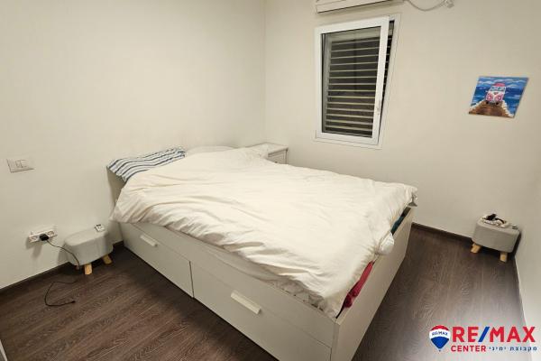 עטרות 8 (קריית שרת)