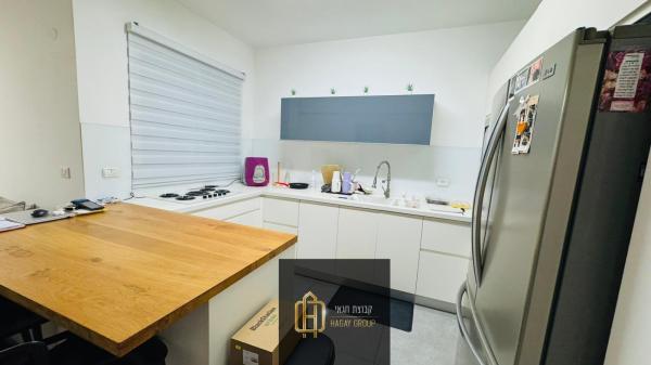 לביא אריק 6, קרית האמנים