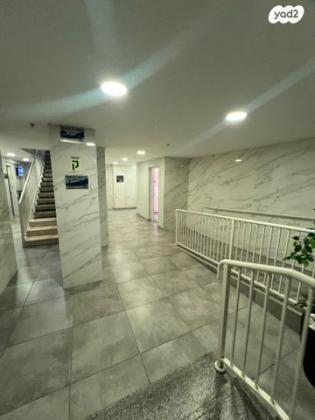 המעפילים, רובע ב