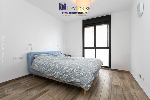 רציף אהרון רוזנפלד, בת גלים