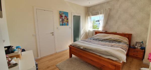 בשכונת פרחים;דגניה